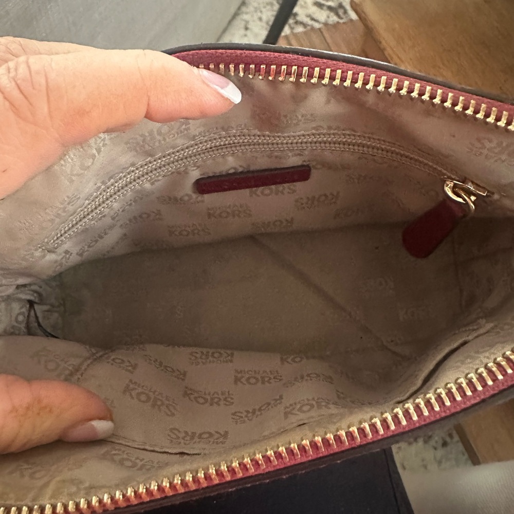 Michael Kors Cindy Dome Crossbody Bag in Saffiano Leather - Picture 6 of 8